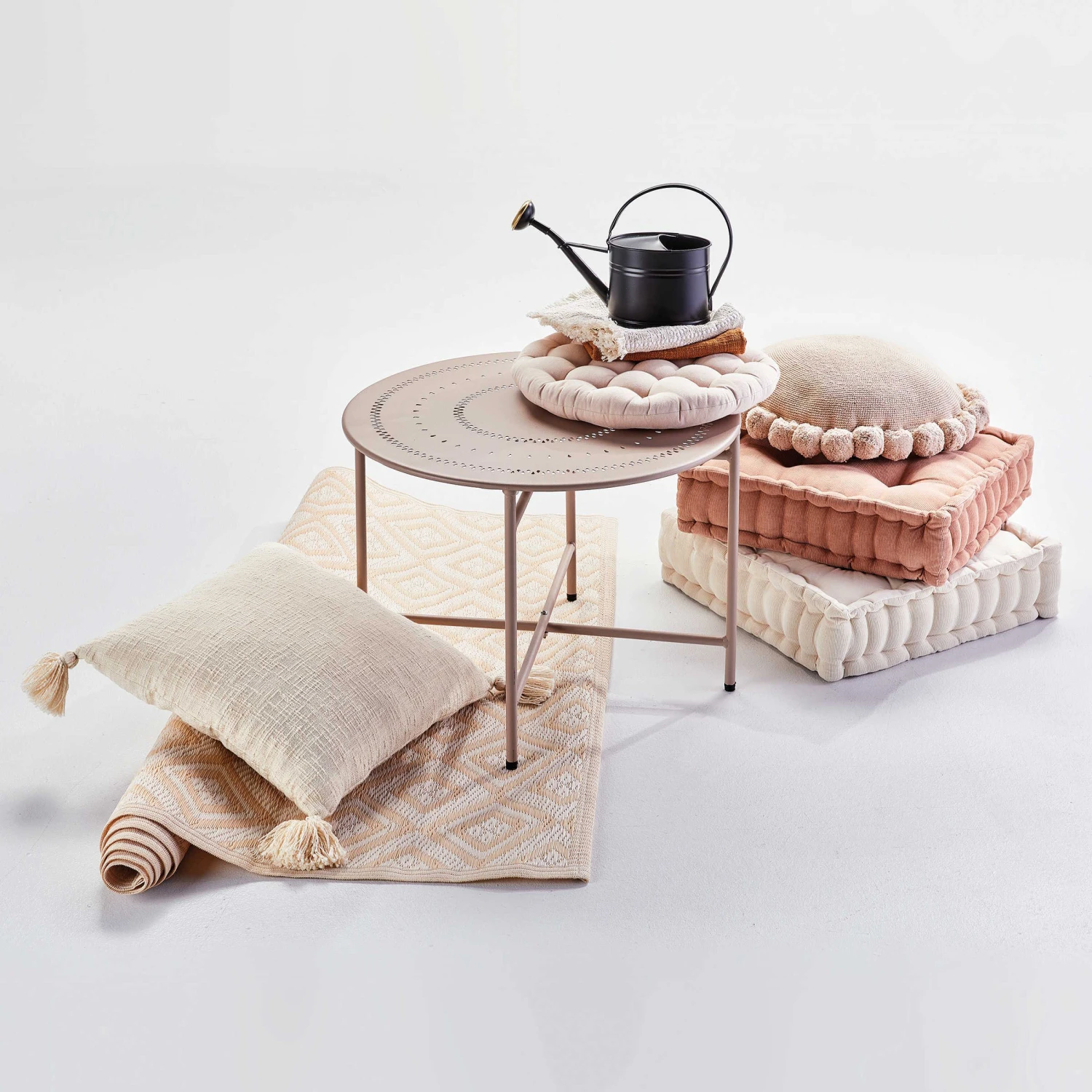 Gartentisch Mit Stanzung ASHLEY In Beige 2 Gartentisch Mit Stanzung ASHLEY In Beige – Bild 2