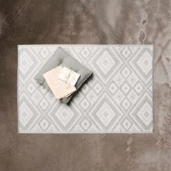 In- & Outdoor-Teppich Ethno L 150 X B 90cm COLOUR CLASH In Grau -Butlers butlers in and outdoor teppich ethno l 150 x b 90cm colour clash in grau 3